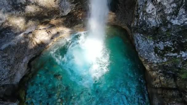 Drone Aéreo Paisagem Sobre Cachoeira Paradisíaca Dolomítica — Vídeo de Stock