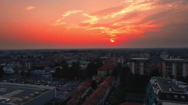 Drohne Aus Der Luft Ein Sonnenuntergang Der Die Stadt Verzaubert — Stockvideo