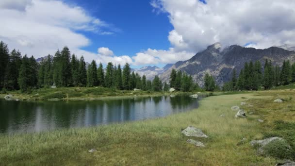 Drone Aereo Spettacolare Lago Alpino — Video Stock