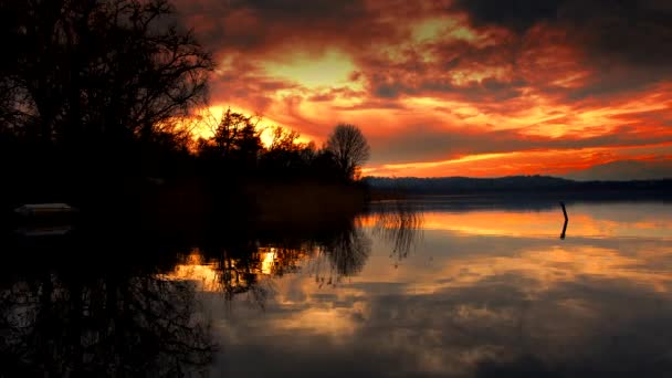 日落时分的瓦雷斯湖 一种独特的感情 — 图库视频影像