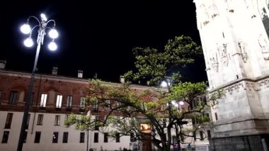 Gece Sahneleri - Piazza Duomo Planı