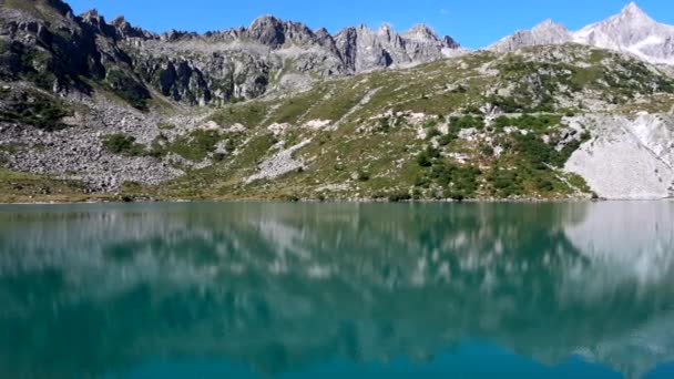 Пейзаж Альпийских Озерах Корнизелло — стоковое видео
