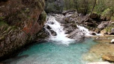 Vertova vadisi, şelaleler ve büyülü doğa arasında bir yolculuk.