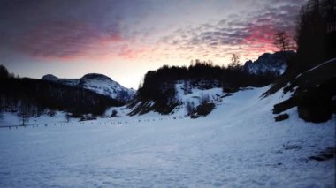 Alpe Devero, İtalya 'da Crampiolo' da muhteşem gün batımı