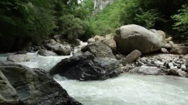 Kirlenmemiş macera, nehirdeki ve Alp Dönemi 'ndeki yolu keşfetmek.