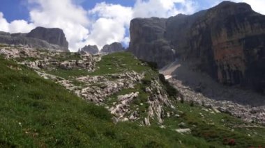 Dolomitler, büyülü dağlarda bir yolculuk