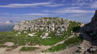 Tucket Dolomitlerini keşfetmek, doğal bir cennet.