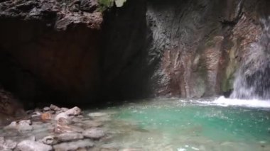 Gorg d Abiss şelalesinde macera ve rahatlama