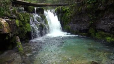  Cennetin bir köşesi, Dolomitlerin içinde gizli bir şelale.