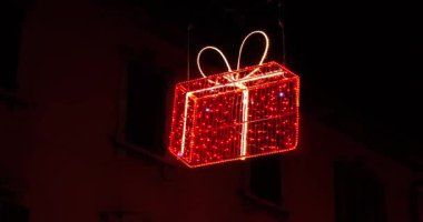 Gece Sahneleri - Parlak Noel Hediyesi