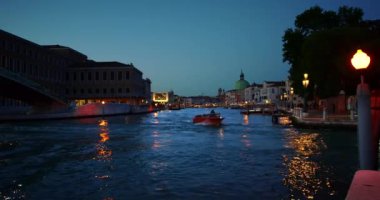  İtalya Venedik 'te Büyük Kanal Gün batımında 04-25-2024.