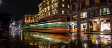 Gece Manzaraları - Milan 'da gece vakti Dante üzerinden giden tramvay 02-09-2025