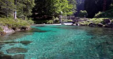 Dolomitlerin üzerinde amola turkuaz gölleri