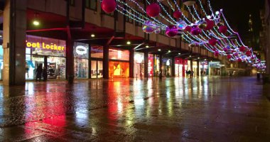 Gece Sahneleri - Corso Vittorio Emanuele II Milano 'da yağmurda 08-12-2024