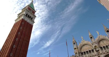 Venedik 'teki Piazza San Marco Karnavalı 02-16-2025