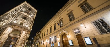 Milan 'da Rovello yoluyla küçük bir tiyatro 03-08-2025