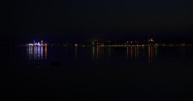 Işıklar ve Yansımalar, Gece Gölü Şovu