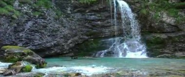  Anamorfik Mercekler - Muhteşem Valesinella şelalelerinin manzarası