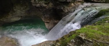 Anamorfik Lens - Dolomitlerdeki yeraltı şelaleleri