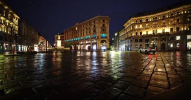 Gece Sahneleri - Milan 'da Cordusio Meydanı' nda Yağmur 04-13-2025