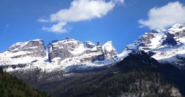  Dolomitler, Taş ve Işık Katedralleri