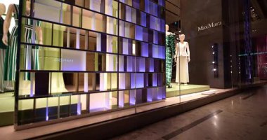 Gece Sahneleri - Corso Vittorio Emanuele II 'deki MaxMara Mağazası 05-10-2025