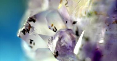 Makro - Kuartzit kristalin içindeki saflık