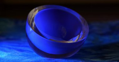  Makro - 1970 'lerin renkli kristal kül tablası