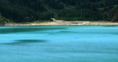Spectacular landscape on a turquoise lake
