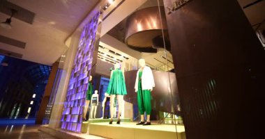 Gecemanzaraları - Corso Vittorio Emanuele II 'deki Max Mara Mağazası 05-10-2025