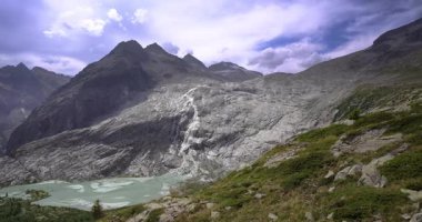 Mandrone vadisinde şelale ve buzul gölü