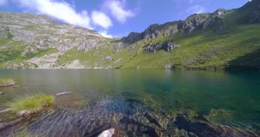 Gökyüzü ve kayalar arasında, Ritorto Dolomite gölü