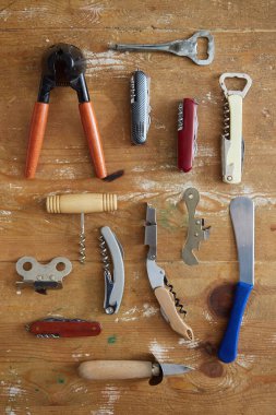 Şişe Açacakları ve Bıçakların Üst Görünümü