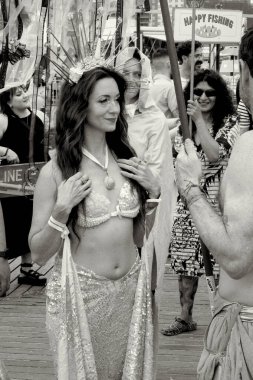 Brooklyn, NY - 22 Haziran 2024 Denizkızı Parade Fotoğrafçı Pozisyonları