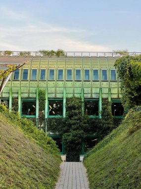 Botanik Bahçesi ve Varşova Üniversitesi Kütüphanesi, Polonya