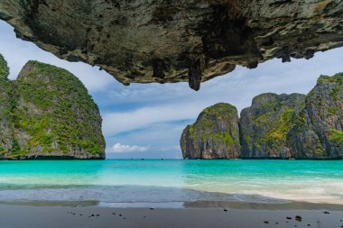Stuningly beautiful seascape of  Maya Bay on Phi Phi Leh island, Thailan
