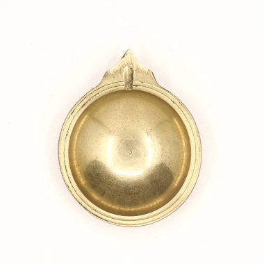 Hint tapınağındaki festivallerde ve kutlamalarda kullanılan ışık desenli lambaların beyaz bir sırt çantasıyla izole edilmiş hali.