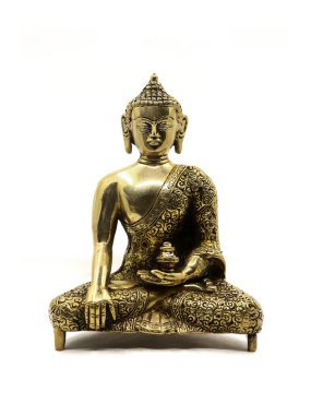 Buda 'nın huzur içinde meditasyon yapan altın heykeli. Güzel ve zarif detaylarla süslenmiş. Beyaz arka planda izole edilmiş lüks antika nesnelerden oluşan bir koleksiyon.