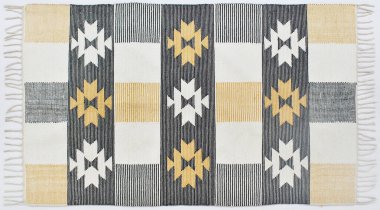 Orijinal El, yüksek çözünürlüklü örgü ve baskılı halı, kilim ve banyo minderi.