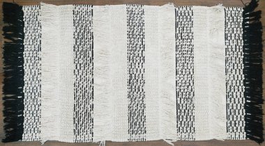 Orijinal El, yüksek çözünürlüklü örgü ve baskılı halı, kilim ve banyo minderi.