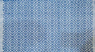 Orijinal El, yüksek çözünürlüklü örgü ve baskılı halı, kilim ve banyo minderi.