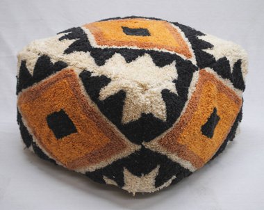 El dokuması, yüksek çözünürlüklü ve örgülü Pouf koltuğu.