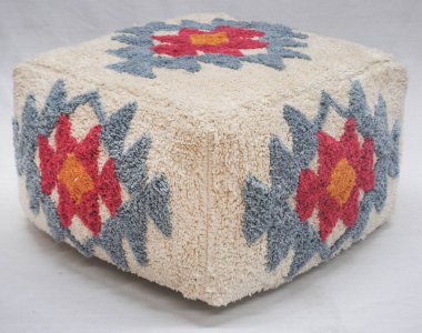 El dokuması, yüksek çözünürlüklü ve örgülü Pouf koltuğu.
