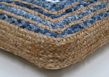 El dokuması, yüksek çözünürlüklü ve örgülü Pouf koltuğu.