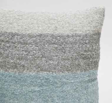 Mohair Hand yüksek çözünürlüklü dokuma yastıklar ve yastık kılıfları yaptı.