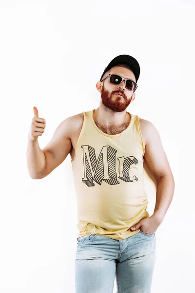 Hipster Redhead Bearded Man Cap Sunglasses Summer Clothes Showing Thumb — Stock Photo, Image