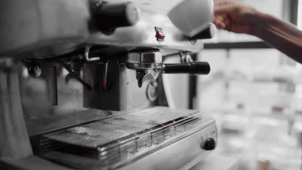 Ekspres Kawy Robi Espresso Kawiarni Koncepcja Działalności Kawiarni — Wideo stockowe