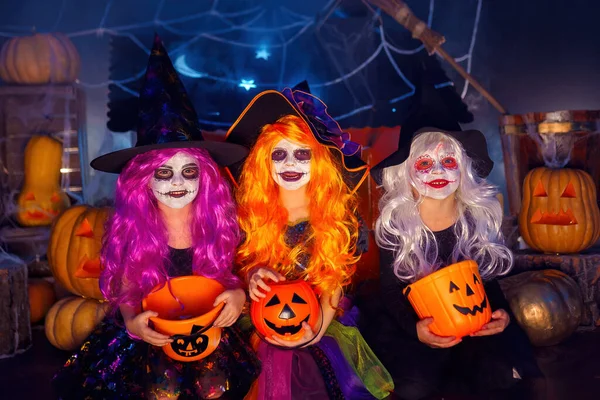 Three Kid Girls Witches Carnival Costume Hold Pumpkins Candies Background — Stock fotografie