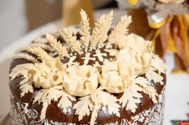 Çiçekli düğün pastası