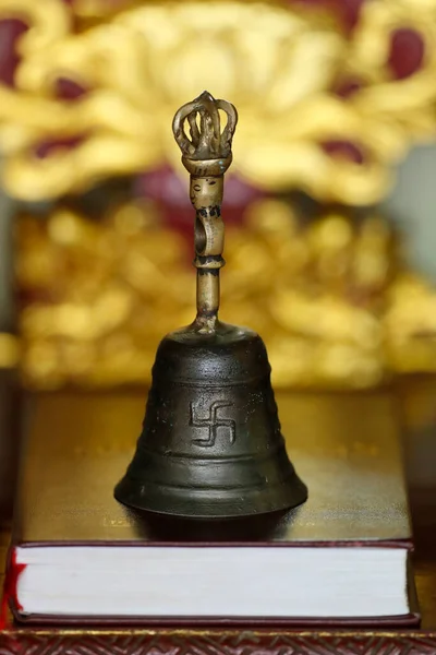 Campana Budista Gantha Utilizada Las Prácticas Ceremonia Religiosa Hue Vietnam —  Fotos de Stock